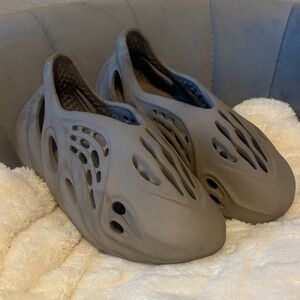 Adidas Yeezy Foam RNR